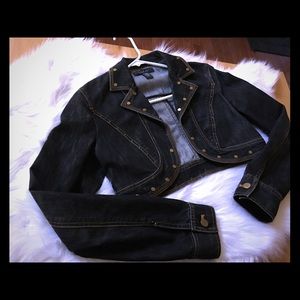 Cropped denim jacket